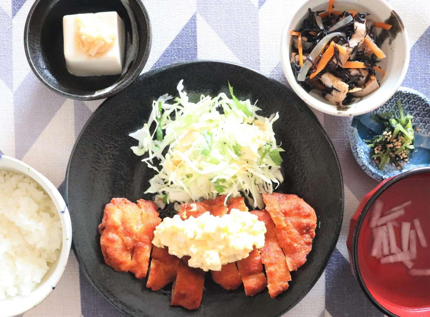 本日のランチはチキン南蛮自家製タルタル！