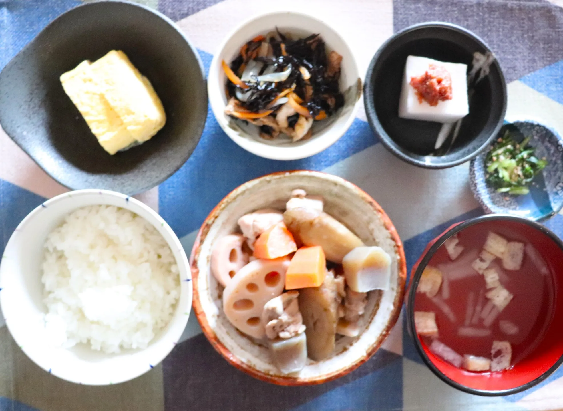 本日のランチは筑前煮定食！