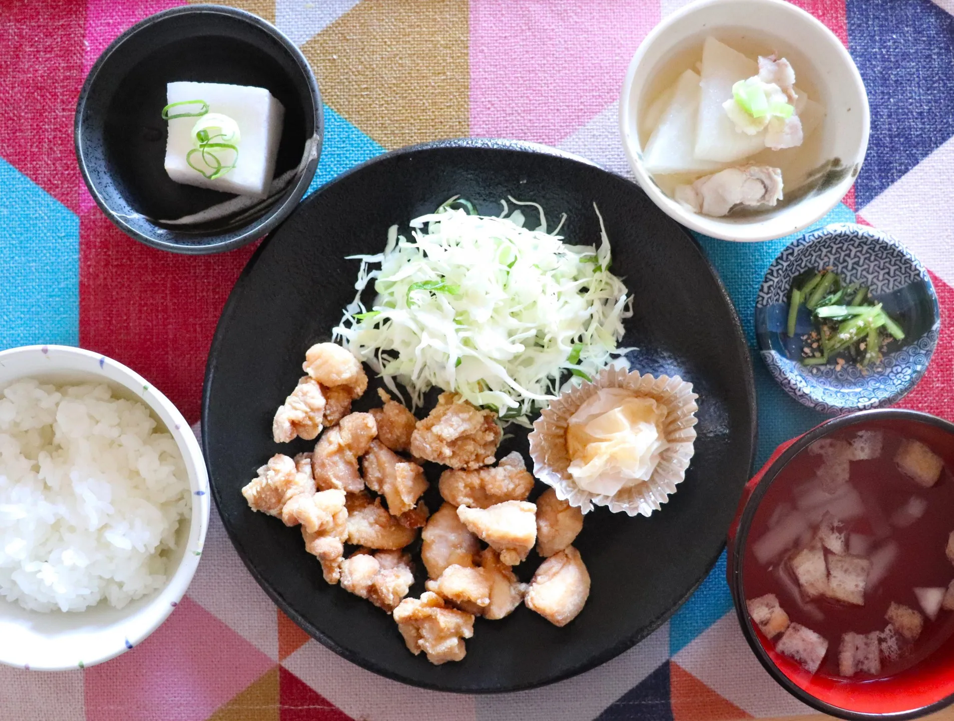 本日のランチは鶏もも唐揚げ！