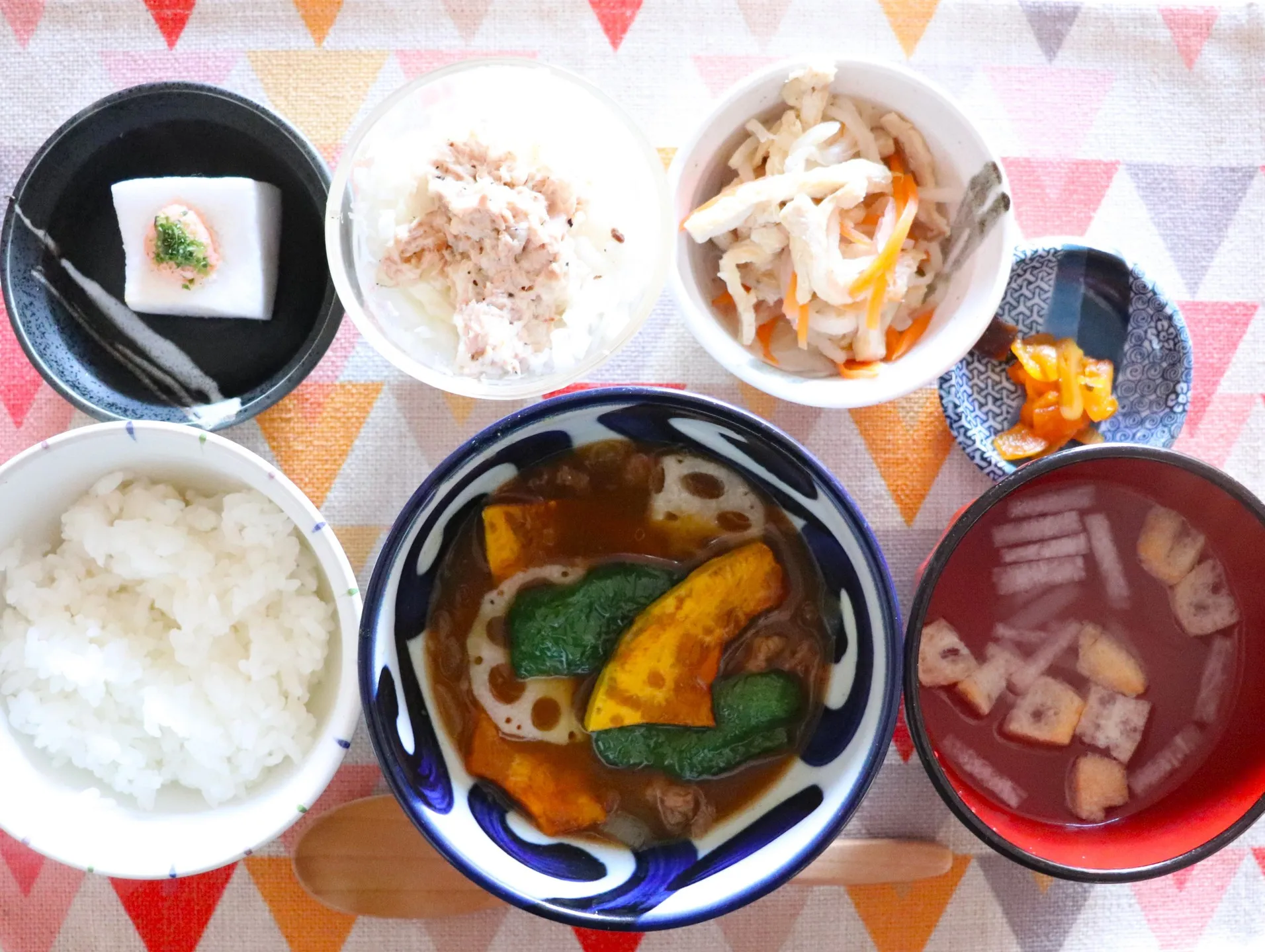 本日のランチは黒毛和牛すじカレー！