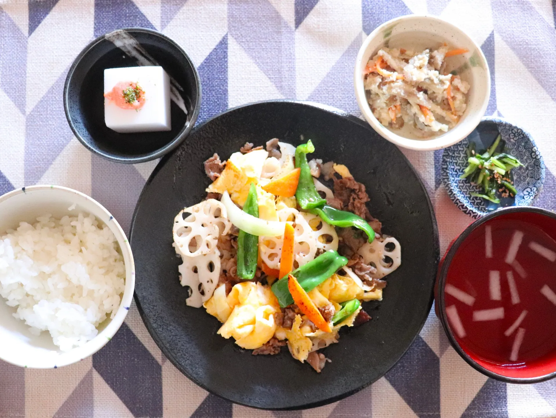 本日のランチは黒毛和牛野菜炒め！