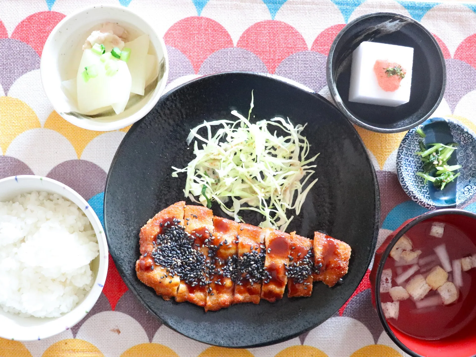 本日のランチはロース豚カツ梅はさみ！