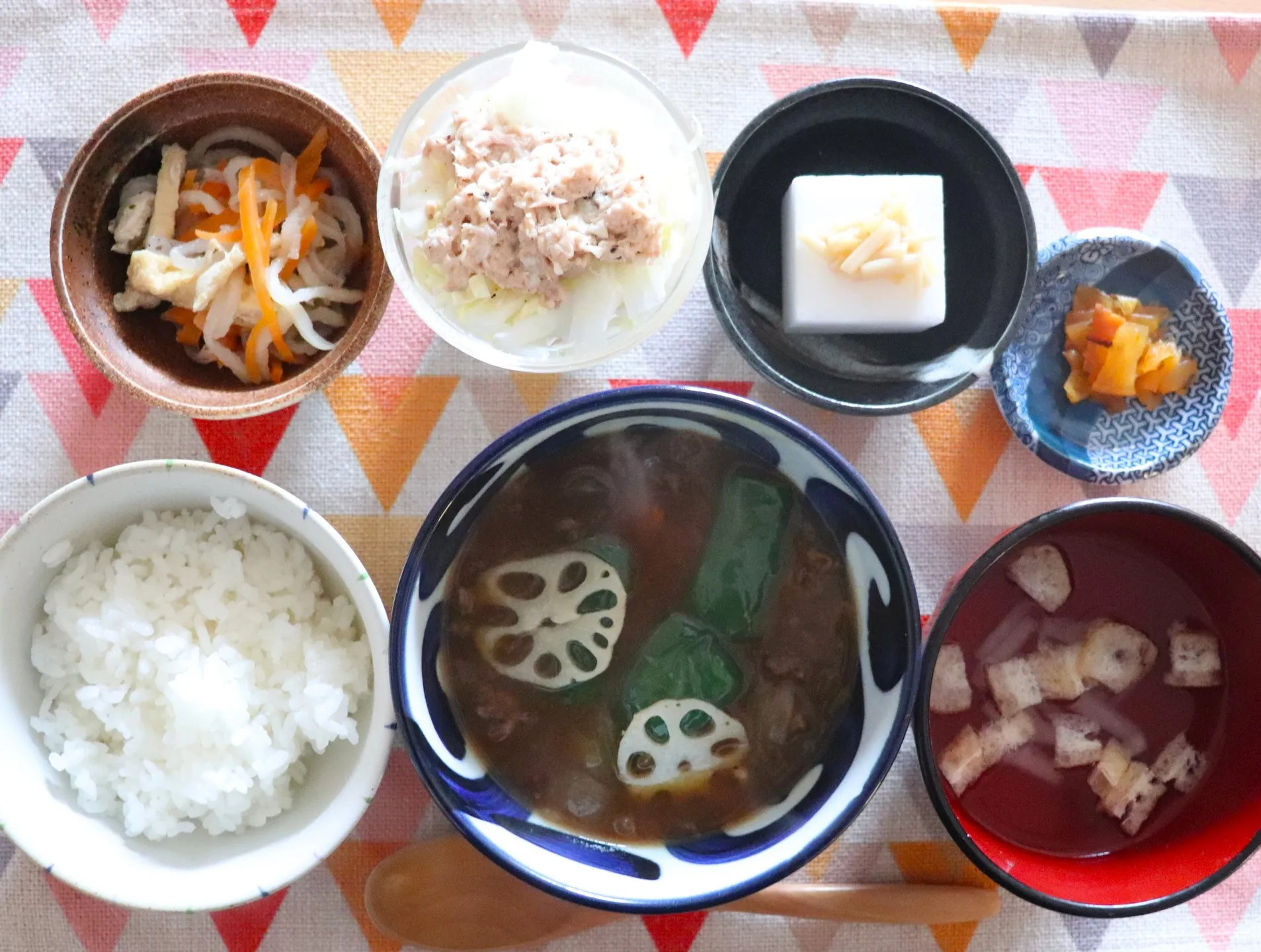 本日のランチは黒毛和牛すじカレー！