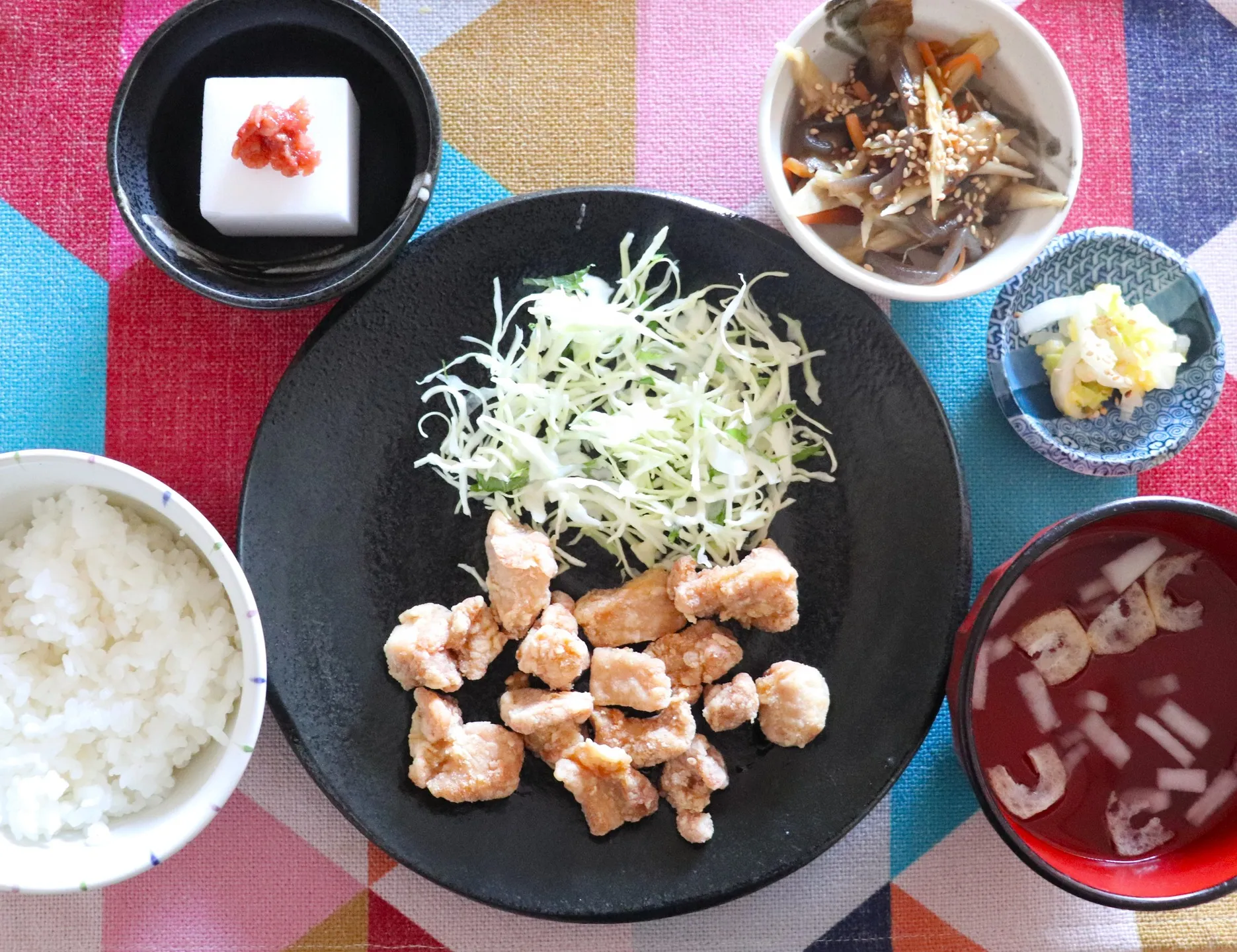 本日のランチは鶏もも唐揚げ！