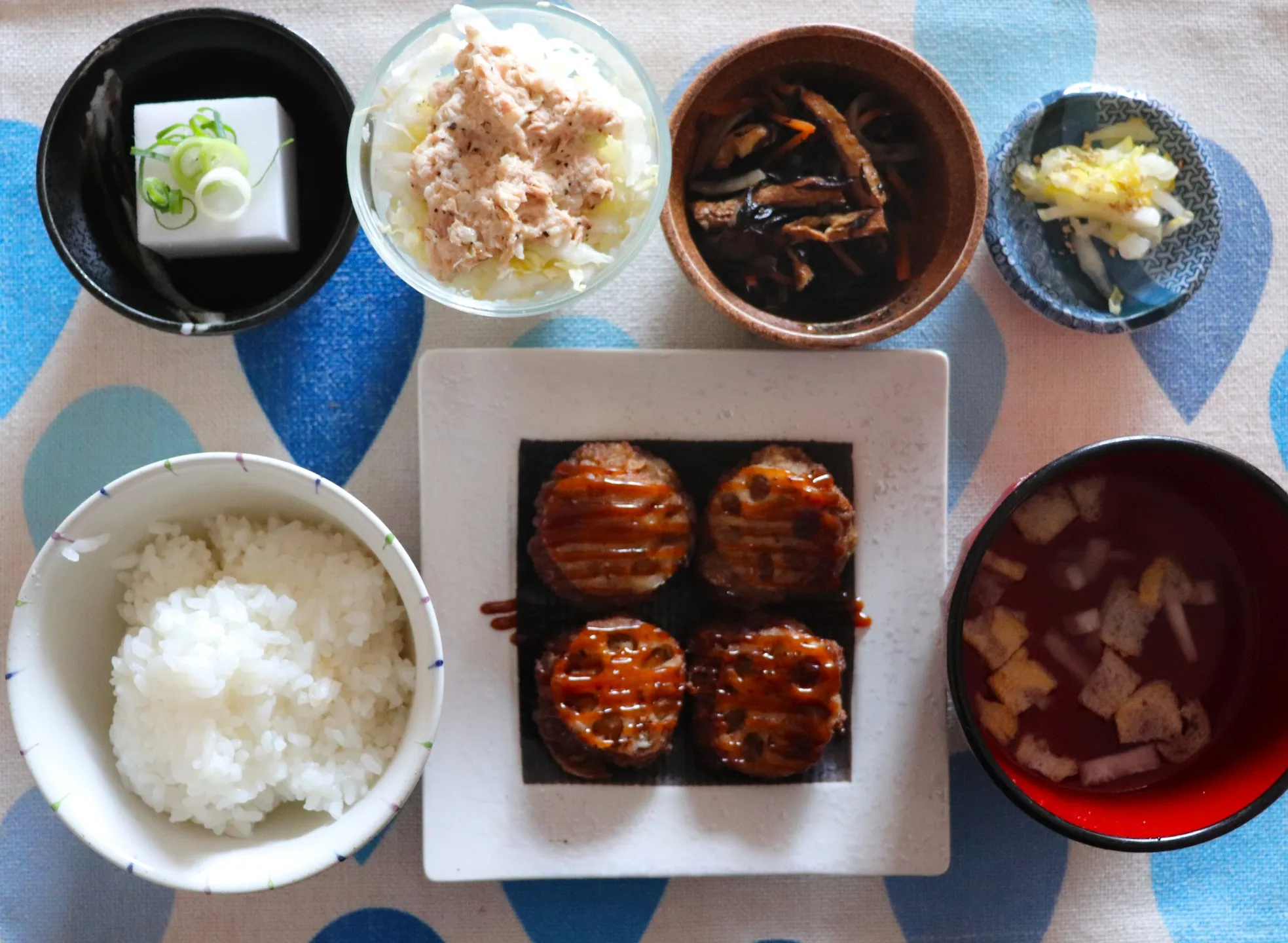 本日のランチはレンコンはさみ焼き