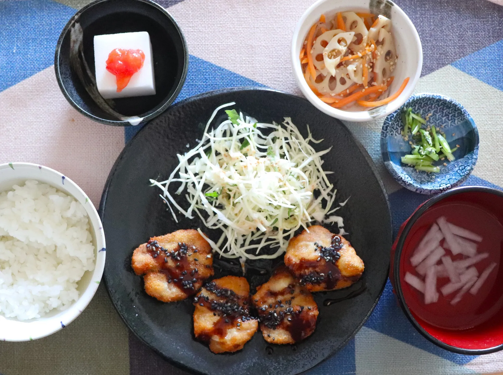 本日のランチは豚ヘレひとくちカツ！