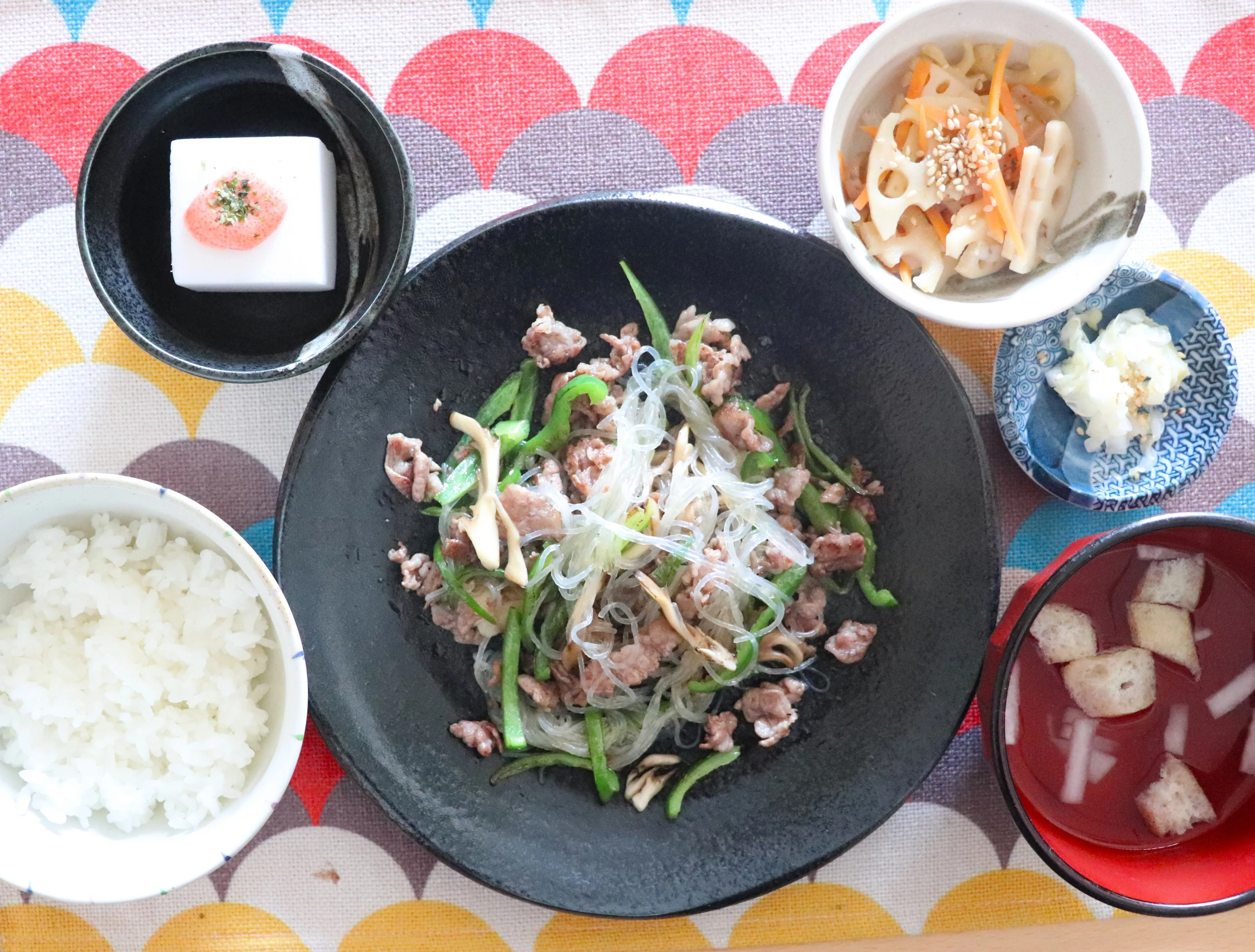 本日のランチは、黒毛和牛のチャプチェ!