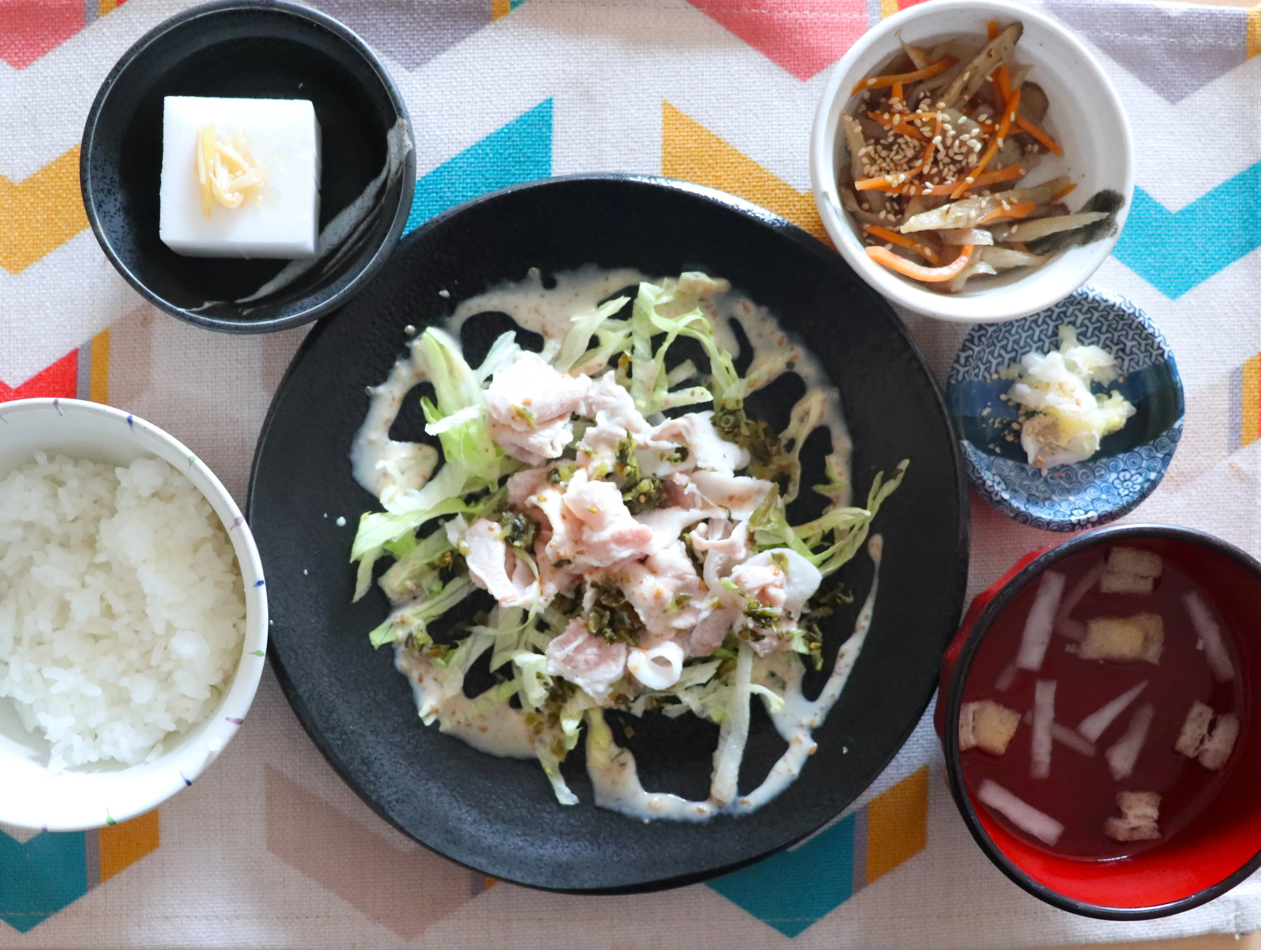 本日のランチは、豚しゃぶサラダ!