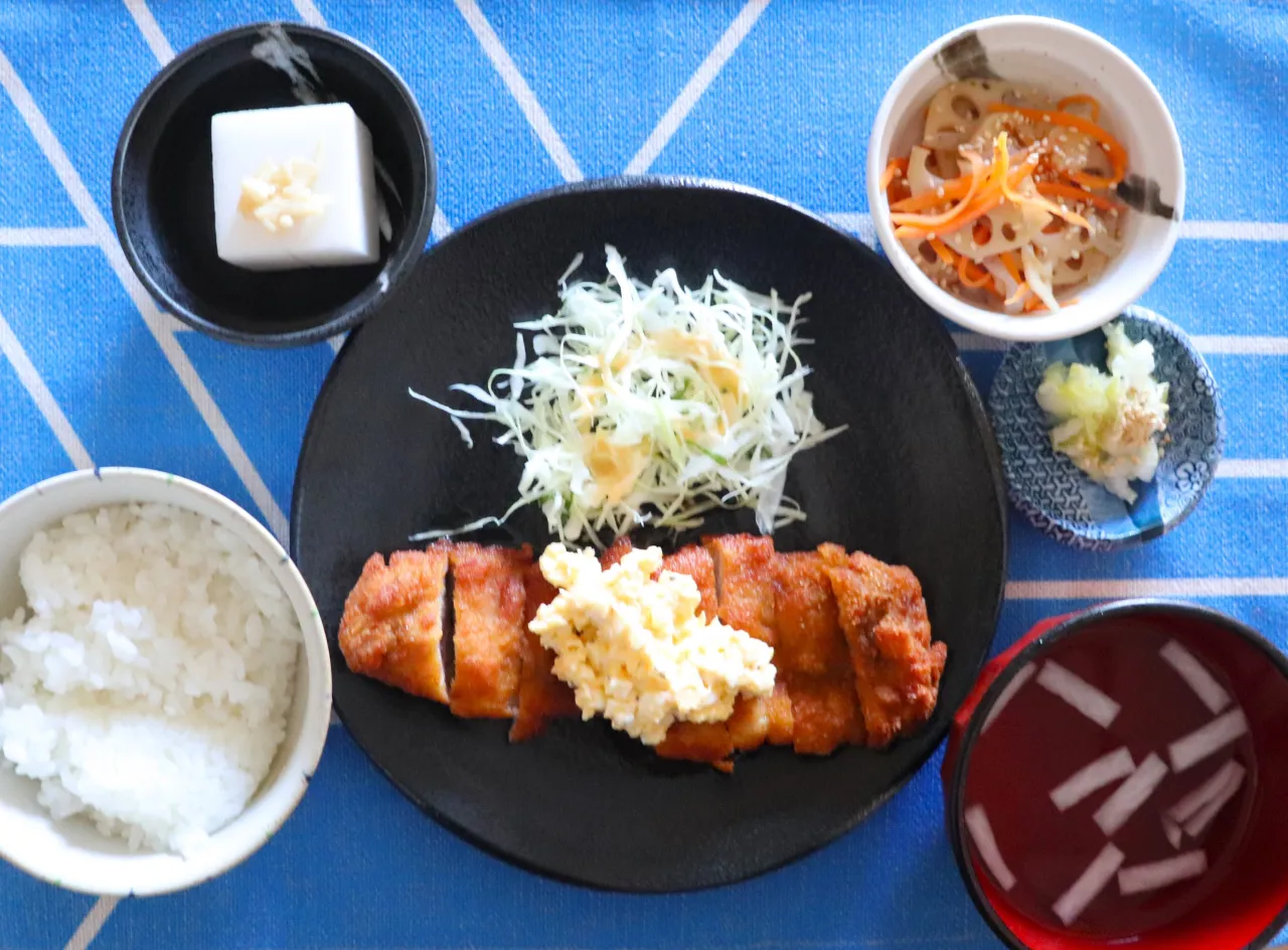 本日のランチは、チキン南蛮自家製タルタル!