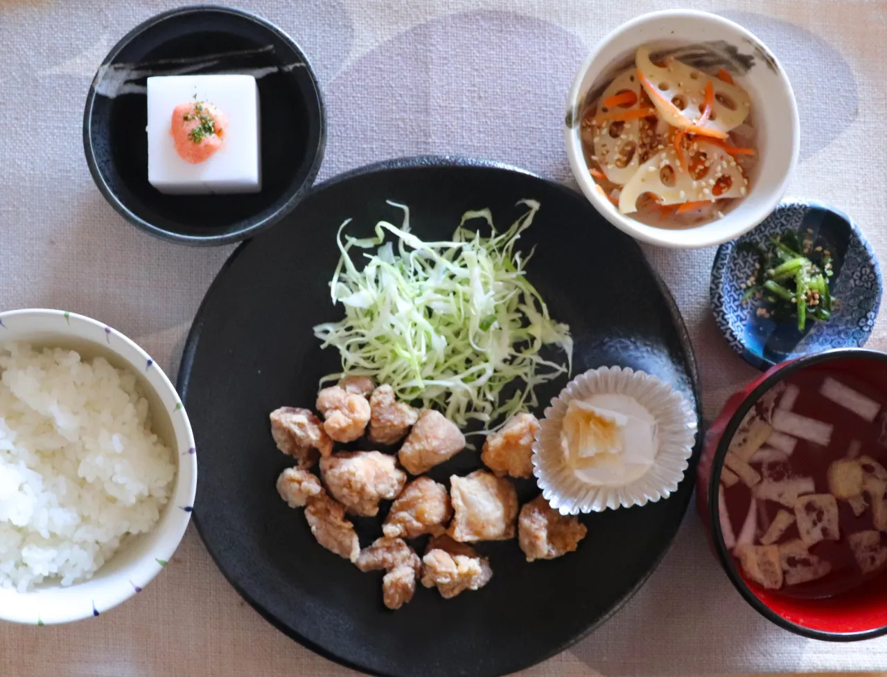 本日のランチは、鶏もも唐揚げおろしポン酢!